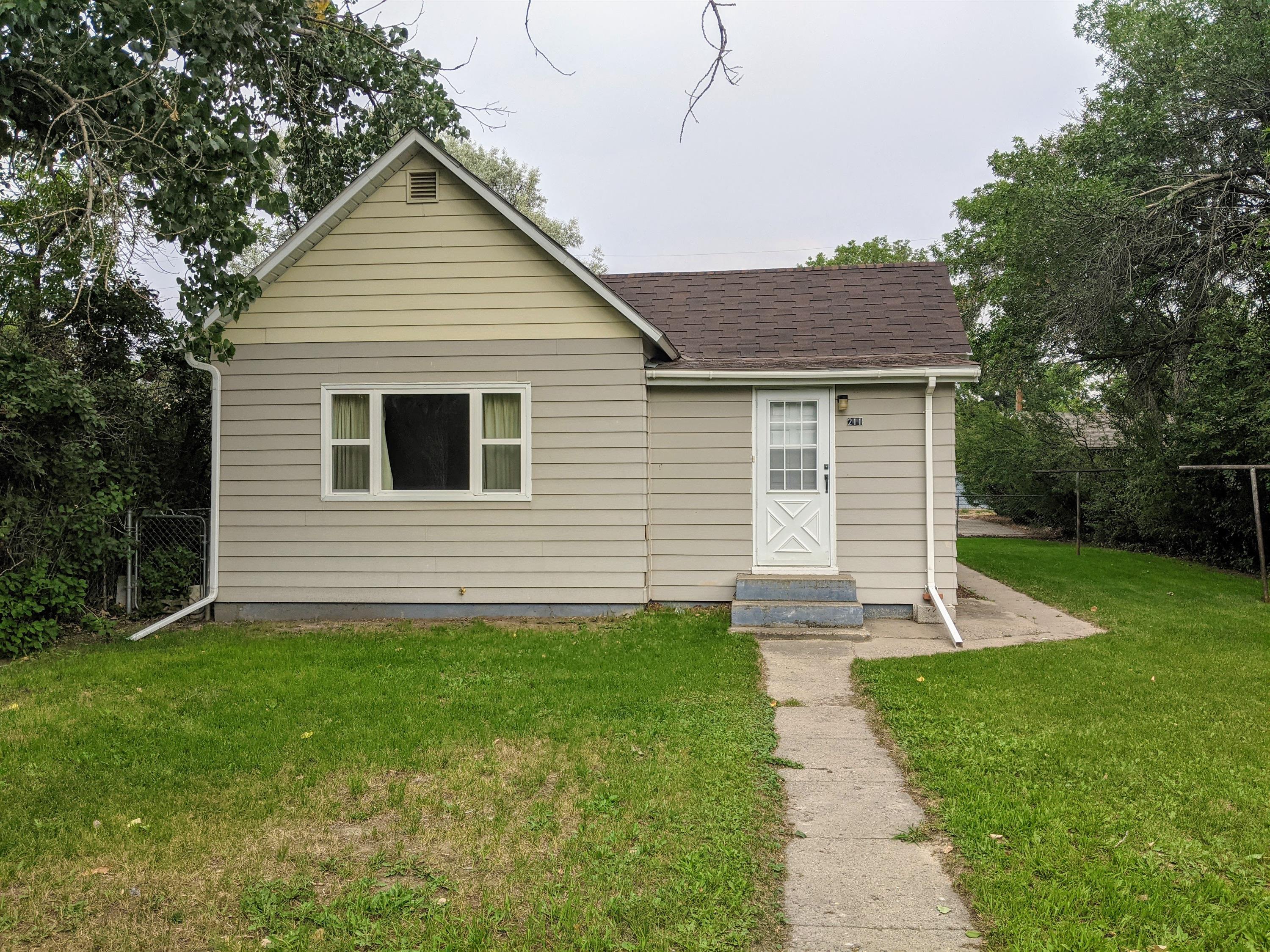 211 W Cascade Avenue
